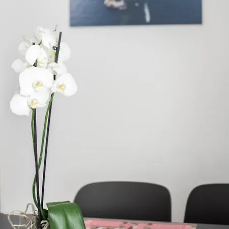 Apartment Paradise 320 *